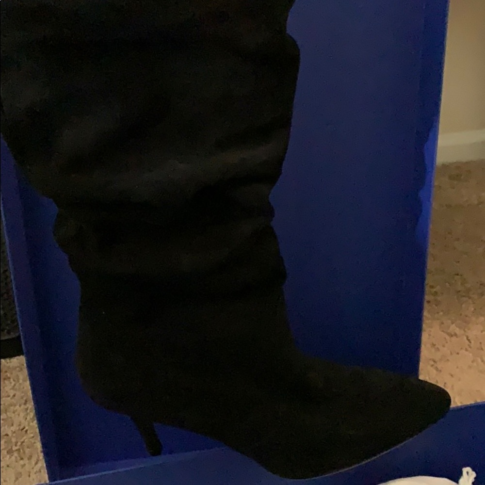 Boots - Picture 4 of 4